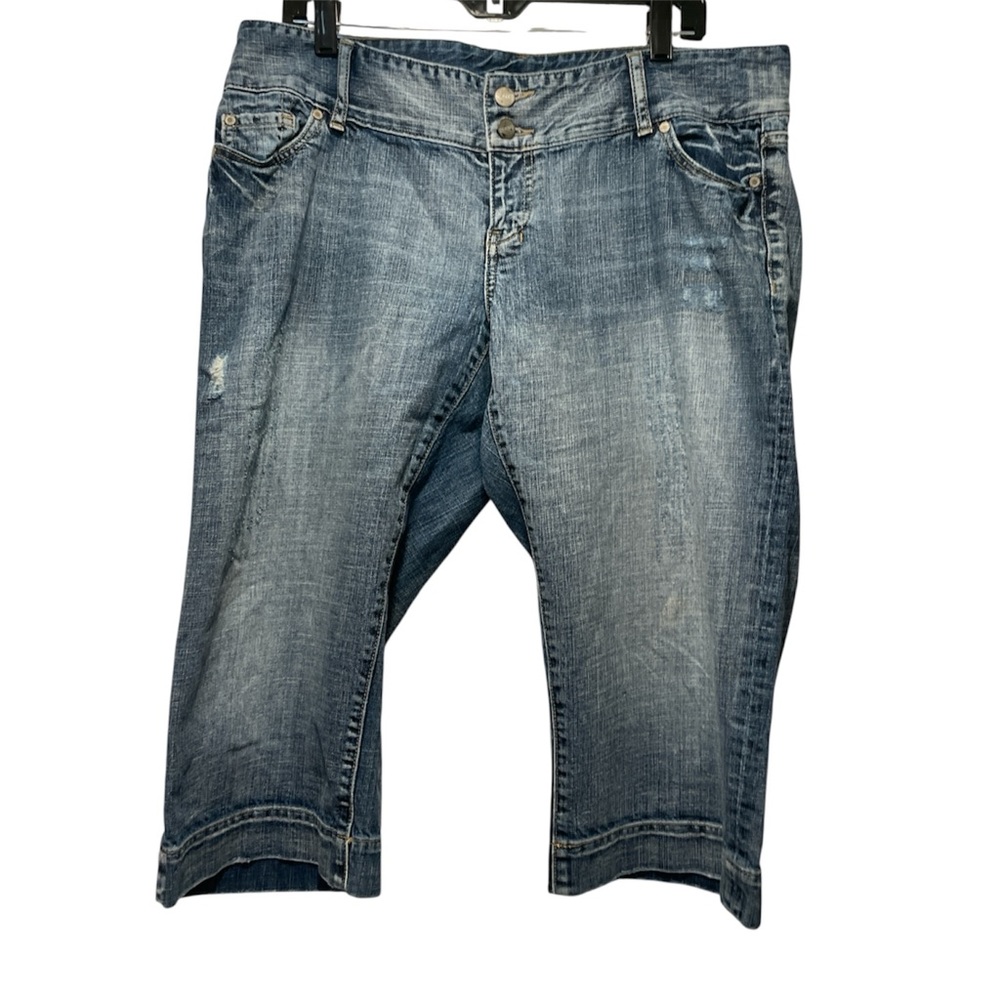Maurices Denim Capri Size 14